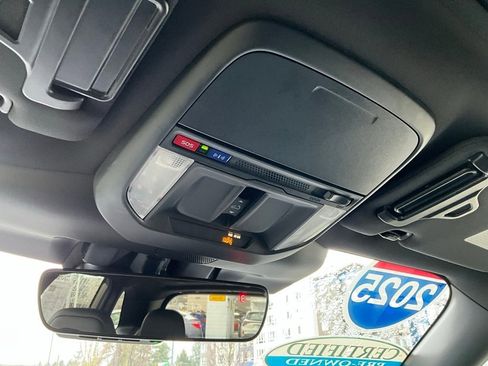 Certified 2025 Subaru Forester Limited image 16