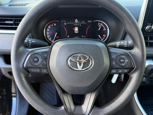 Used 2025 Toyota RAV4 LE AWD/4WD image 15