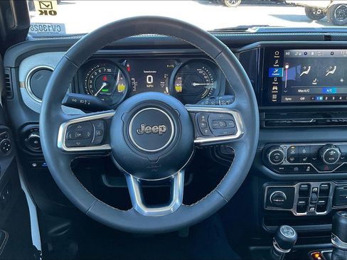 Used 2024 Jeep Wrangler Unlimited Sahara image 5
