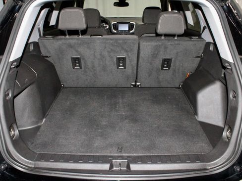 Used 2024 GMC Terrain SLE AWD/4WD image 13