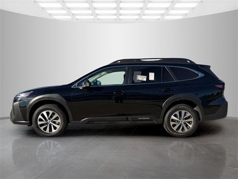 Used 2023 Subaru Outback Premium image 5