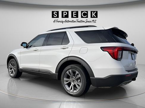 New 2026 Ford Explorer Active w/ Active Comfort Package image 3