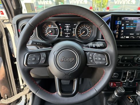 Used 2024 Jeep Wrangler Unlimited Rubicon AWD/4WD image 28
