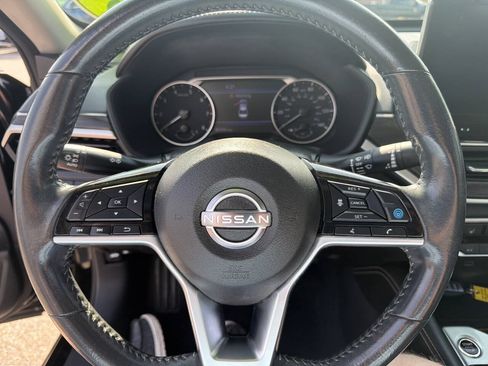 Used 2023 Nissan Altima 2.5 SV w/ SV Premium Package AWD/4WD image 17