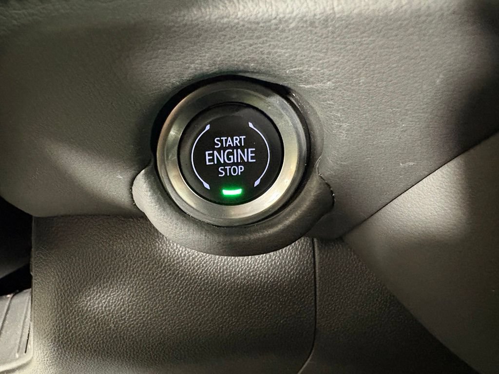 Used 2025 Chevrolet Suburban Z71 AWD/4WD image 30