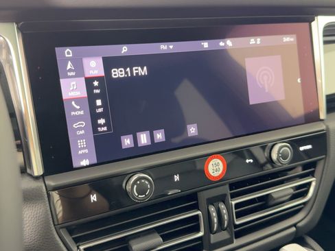 Used 2026 Porsche Macan image 22