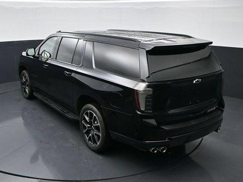 Used 2025 Chevrolet Suburban RST w/ Comfort Package AWD/4WD image 34