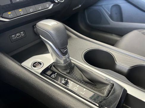 Used 2025 Nissan Altima 2.5 SV FWD image 15