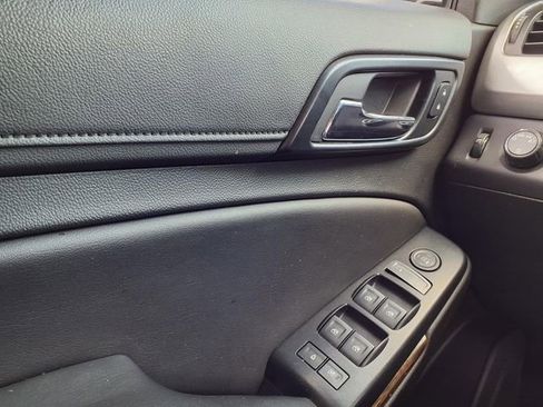 Used 2019 Chevrolet Tahoe LS image 18
