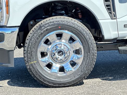 New 2025 Ford F250 Lariat w/ Chrome Package image 24