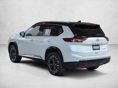 Used 2025 Nissan Rogue Platinum FWD image 7