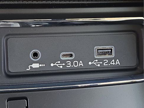 Certified 2025 Subaru Ascent Premium AWD/4WD image 32