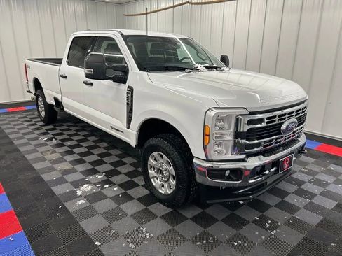 Used 2023 Ford F250 XLT image 2