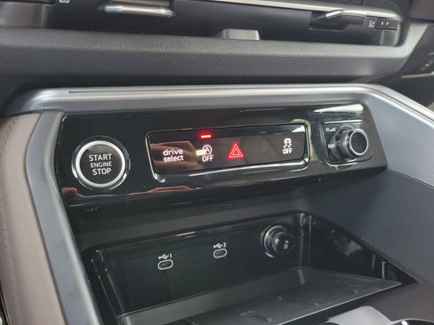 Used 2025 Audi Q5 Premium Plus w/ Premium Plus image 27