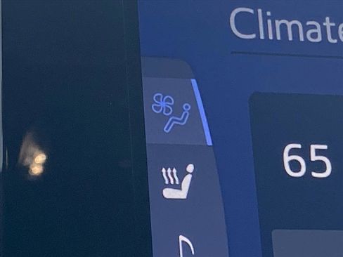 Used 2021 Toyota Venza XLE w/ Softex Package image 19