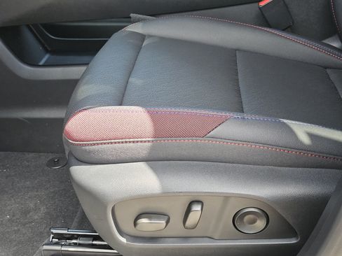 New 2026 Chevrolet Equinox RS FWD image 17