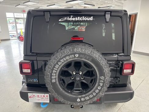Used 2023 Jeep Wrangler Unlimited w/ Cold Weather Group AWD/4WD image 13