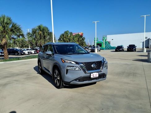 Used 2021 Nissan Rogue SL FWD image 8