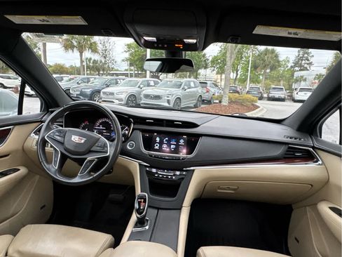 Used 2017 Cadillac XT5 Luxury image 22