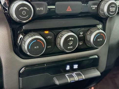 Used 2020 RAM 1500 Big Horn AWD/4WD image 16