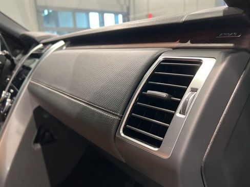 Used 2024 Land Rover Discovery Dynamic SE image 55