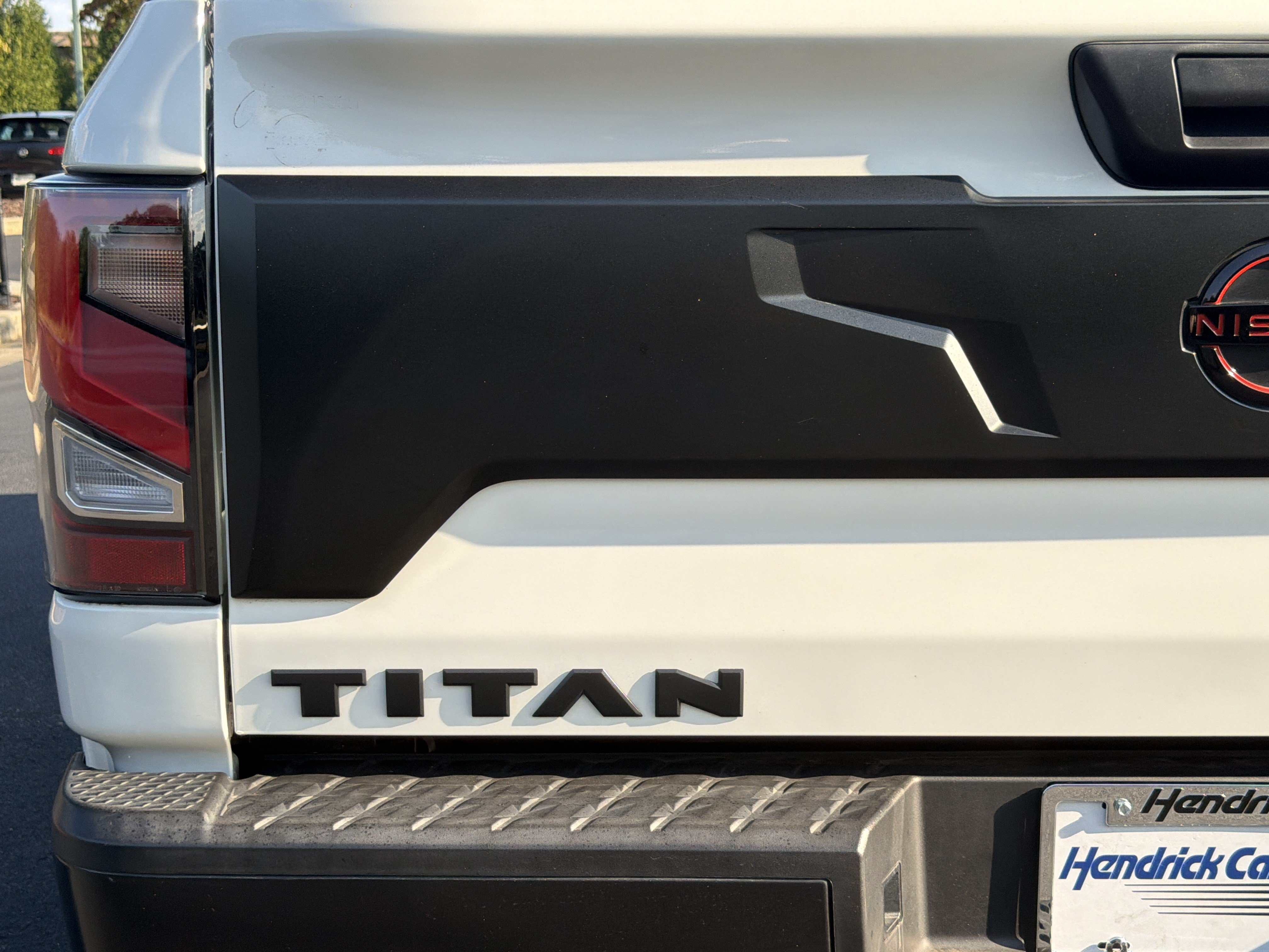 Used 2023 Nissan Titan PRO-4X w/ Pro-4x Utility Package AWD/4WD image 21