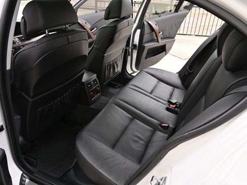 Used 2007 BMW 550i Sedan image 14