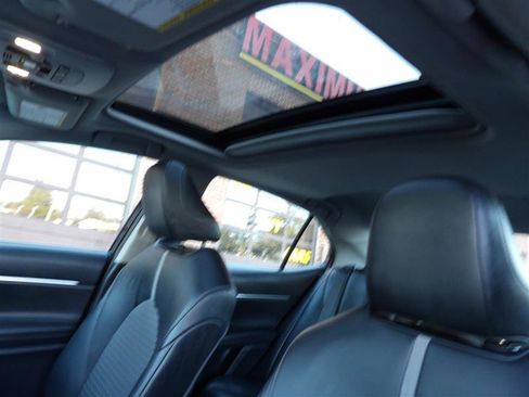 Used 2020 Toyota Camry SE w/ Sunroof Package image 32