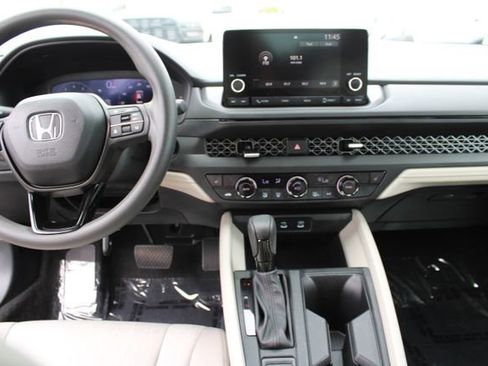 Used 2023 Honda Accord EX image 12