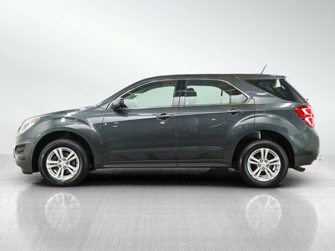 Used 2017 Chevrolet Equinox LS FWD image 2