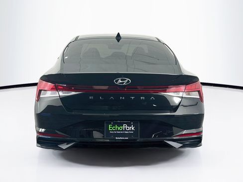 Used 2022 Hyundai Elantra SEL w/ Convenience + Premium Package FWD image 7