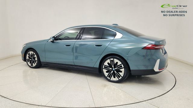 Used 2026 BMW i5 xDrive40 AWD/4WD image 7