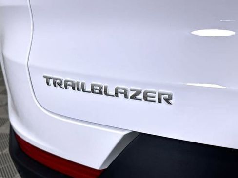 New 2026 Chevrolet TrailBlazer LS w/ LS Convenience Package FWD image 32