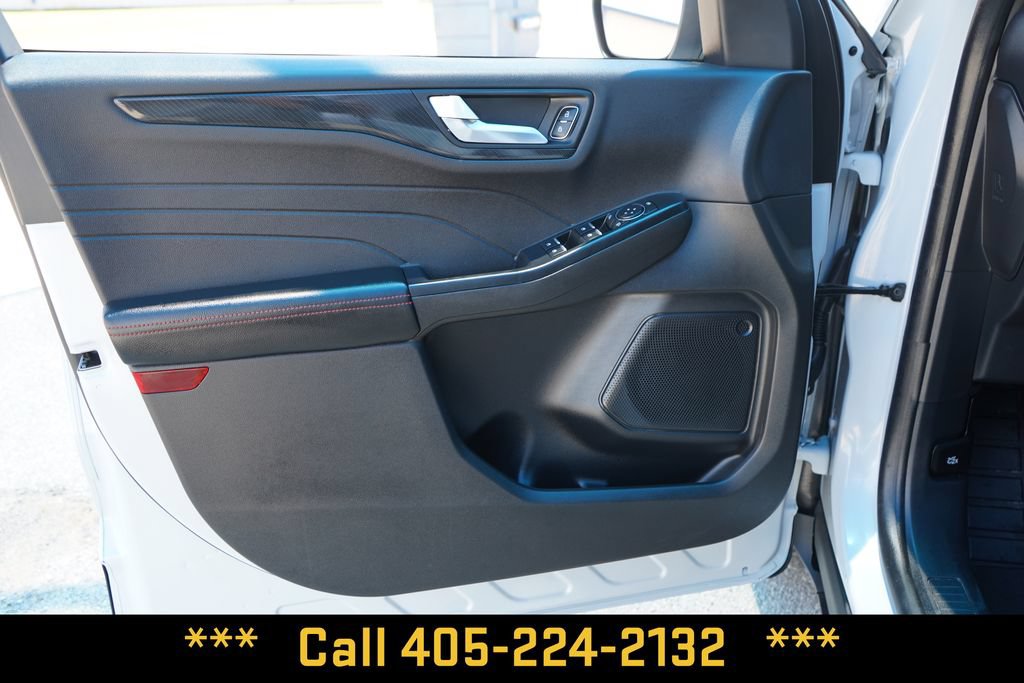Used 2025 Ford Escape ST-Line AWD/4WD image 15