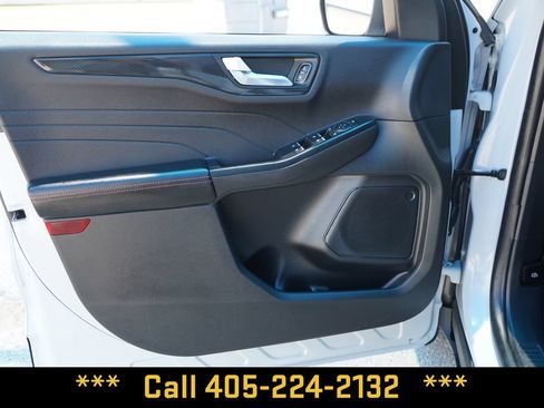 Used 2025 Ford Escape ST-Line AWD/4WD image 15