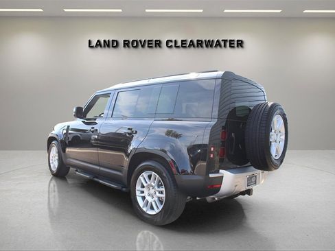 Used 2025 Land Rover Defender 110 S image 3