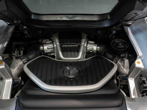 Used 2016 McLaren 650S Spider RWD image 38