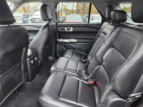Certified 2022 Ford Explorer XLT w/ Equipment Group 202A image 16