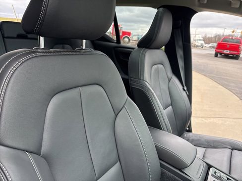 Certified 2023 Volvo XC40 B5 Plus w/ Protection Package Premier image 33
