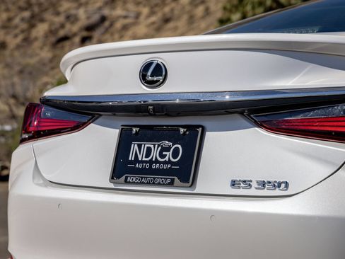 Used 2022 Lexus ES 350 w/ Accessory Package 2 FWD image 11