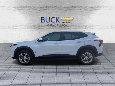 Used 2025 Chevrolet Trax LS w/ LS Convenience Package FWD image 1