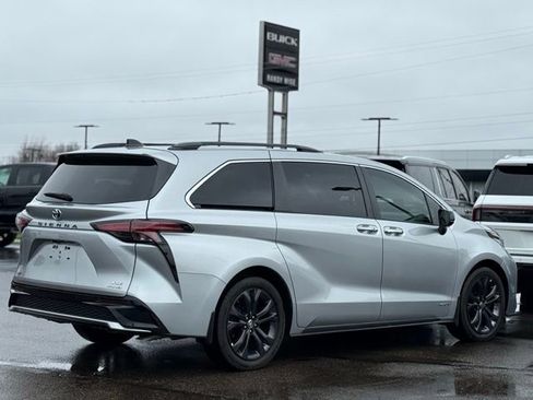 Used 2021 Toyota Sienna XSE image 41