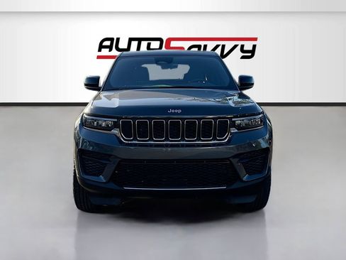 Used 2025 Jeep Grand Cherokee Laredo w/ Trailer Tow Package image 2