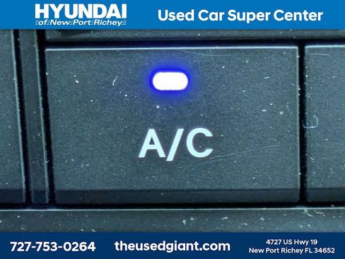 Used 2015 Hyundai Santa Fe Sport FWD image 23