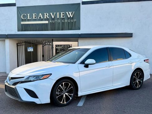 Used 2020 Toyota Camry SE FWD image 12