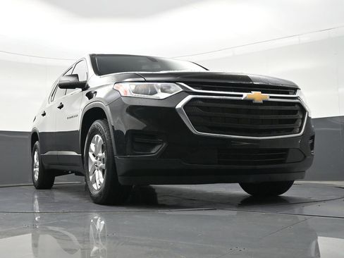 Used 2021 Chevrolet Traverse LS image 30