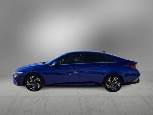 Used 2025 Hyundai Elantra Limited image 5