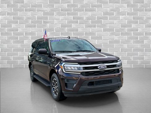 Used 2024 Ford Expedition Max XLT image 7