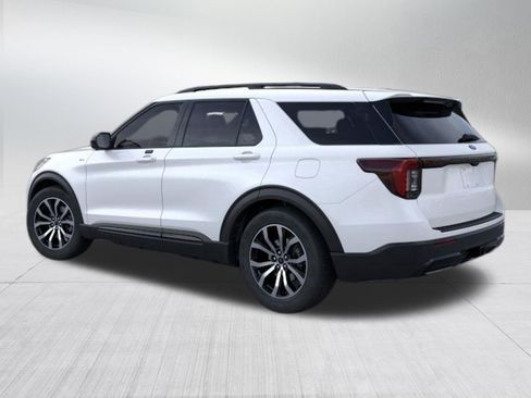 New 2026 Ford Explorer ST-Line image 6