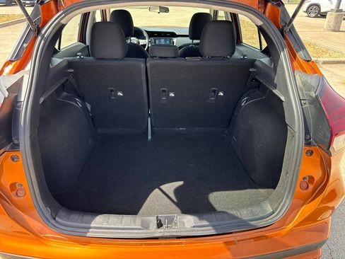 Used 2023 Nissan Kicks SV FWD image 10